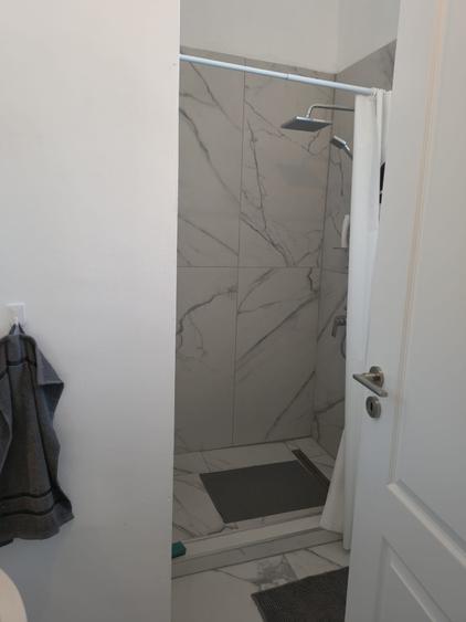 Apartament in zona centrala,finisat (cladire istorica ),mobilat,cu parcare