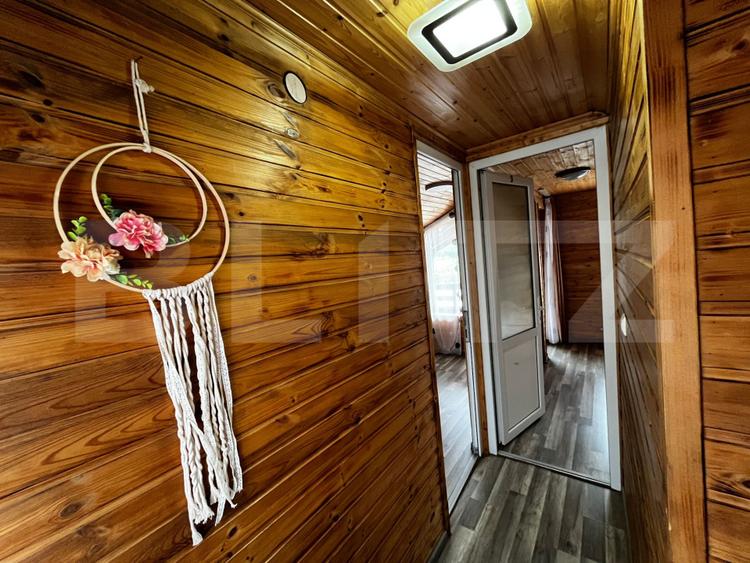 Cabană cu 3 dormitoare, 3 băi, terasă și teren de 400 mp în Băile Figa