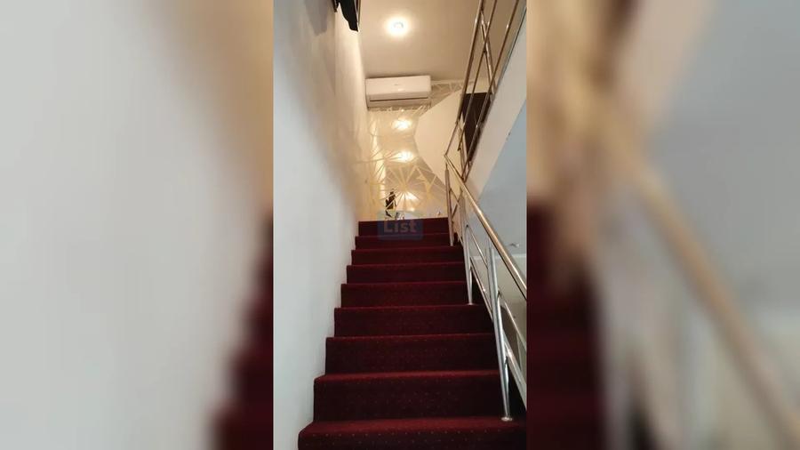 Apartament spațios, modern, cu pod propriu și 2 locuri de parcare