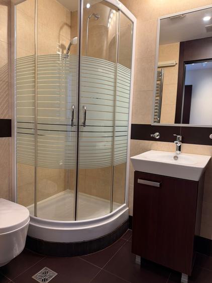 Apartament renovat situat in ansamblu rezidential cu piscina/ Iancu Nicolae