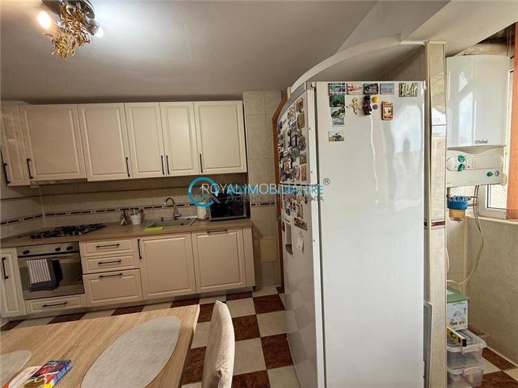 Royal Imobiliare - Vanzare apartament  zona Piata Mihai Viteazu - 11