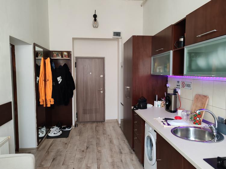 Garsoniera renovata, modificata zona Central