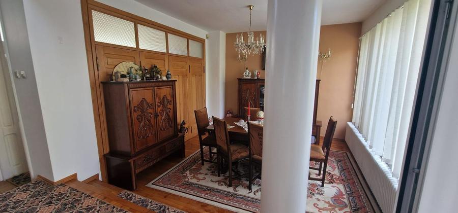 Casa - 1500 mp de teren - zona rezidențială schit