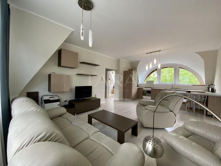 Oportunitate excelentă! Apartament in vilă, 5 camere.