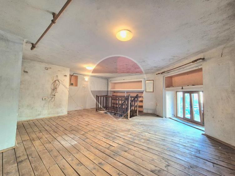 Spațiu comercial cu mezanin în Palatul Bohuș – ultracentral Arad