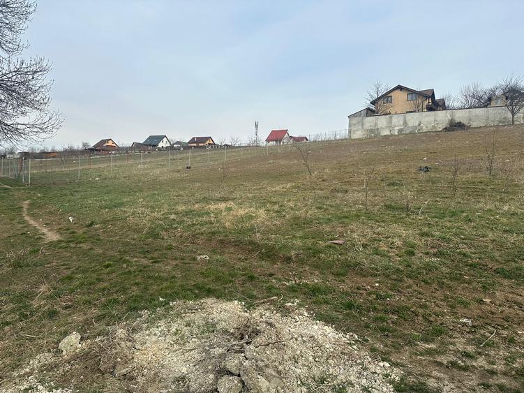Teren intravilan de vanzare cu utilitati