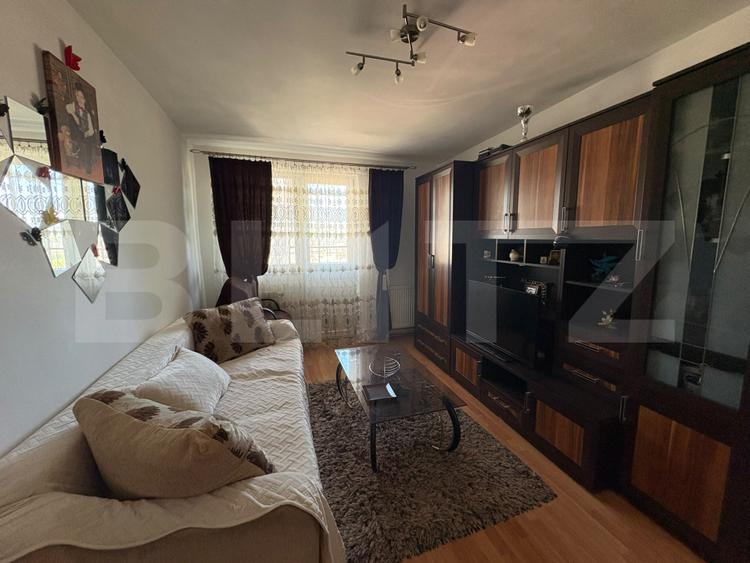 Apartament de vanzare, 3 camere, 52 mp, renovat - Hunedoara