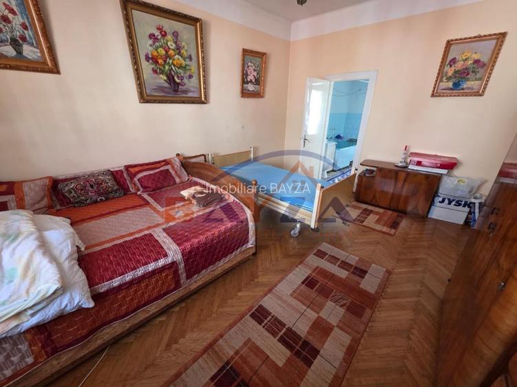 Apartament 3 camere, Centrul Vechi, Str. Teatrului, etaj 2/2, comision 0 - 14