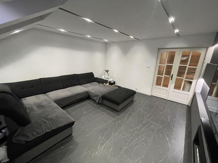 Casa S+P+E+M | 605 mp utili | 10 camere | 3 bucatarii | 4 bai | 3 terase | Garaj