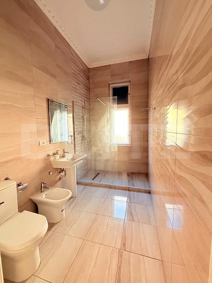 Apartament 3 camere, 86 mp, zona Sinaia