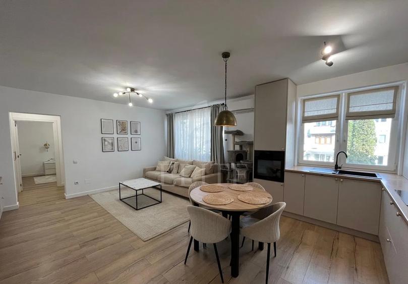 Apartament 3 camere în zona STRAZII UNIRII