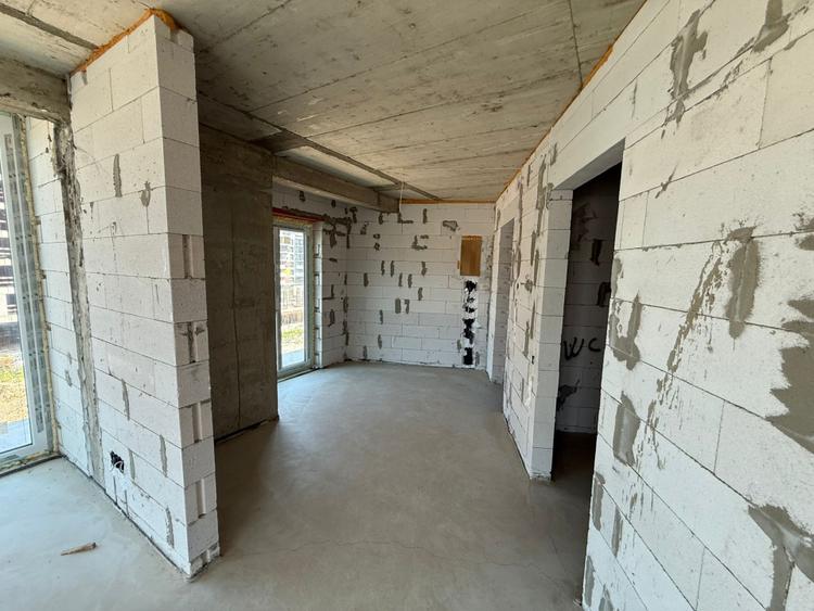 Apartament 2 camere, 58 mp, semifinisat, terasa 20 mp, zona Soporului