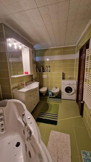 Apartament 4 camere, 79 mp, parcare, pivnita, Centru - 140.000 Euro