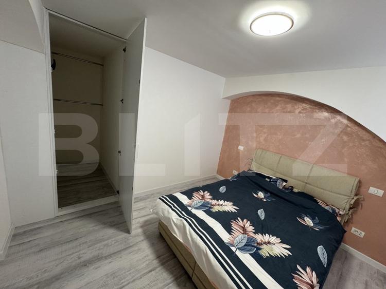 Apartament 2 camere, semidecomandat, curte 50mp Zona Casa Studentilor