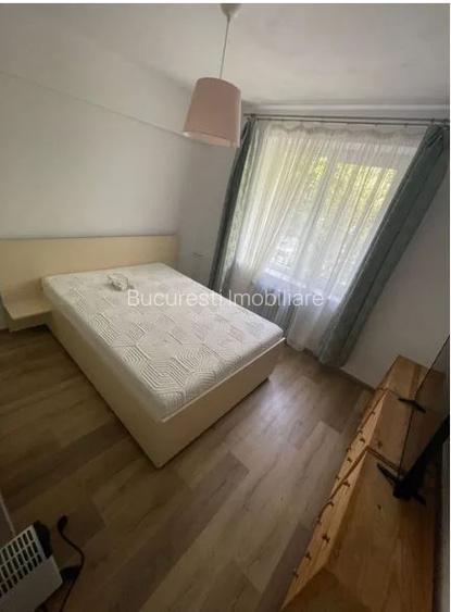 B-dul Basarabia Parcul NATIONAL ,STRADAL ,bl.REABILITAT ,et.1/4,AC.renovat - 3