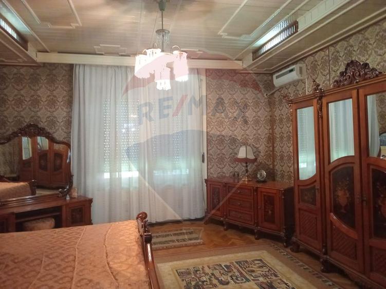 Vila deosebita de vânzare în zona Ultracentral (EROUL NECUNOSCUT!!)