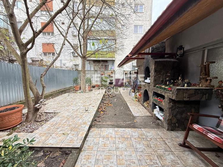 Casa individuala 5 camere plus anexe, zona Girocului
