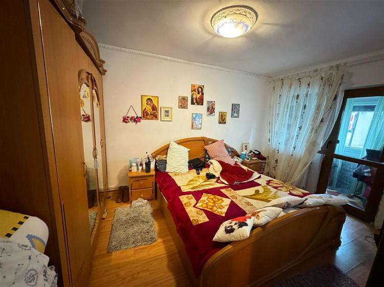 Apartament 3 camere, 72mp, zona Est - Brailei, etaj 4 cu acoperis