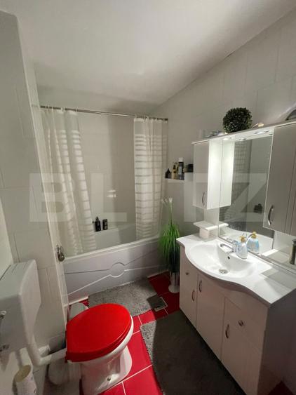 Apartament 3 camere, 88 mp, zona Reghin