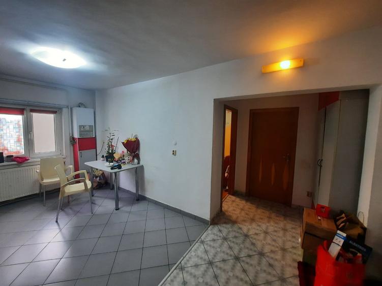 Apt 2 cam decomandat 54 mp Precista (Scoala nr 4 / Fyps) - 161538