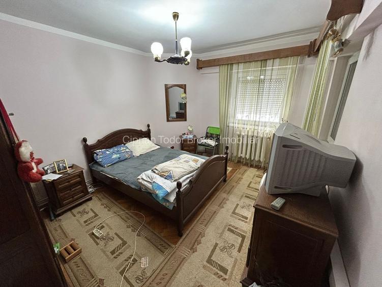 Apartament 3 camere, etaj 1 - zona Centru - 11