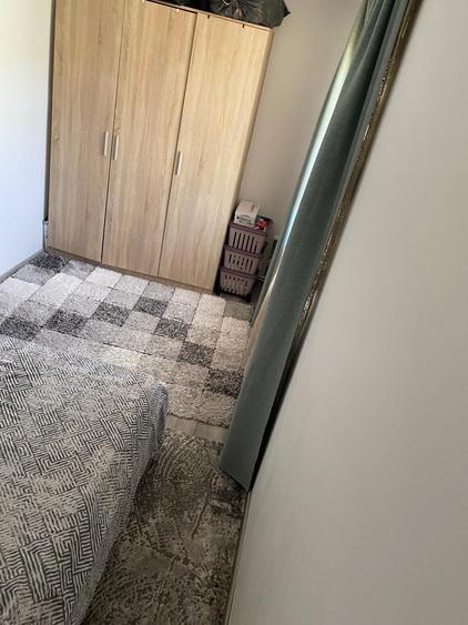 ENESCU , apartament cu 3 camere ,etaj 4 -acoperis!