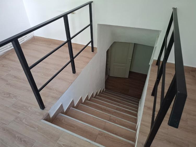 Inchiriez spatiu comercial