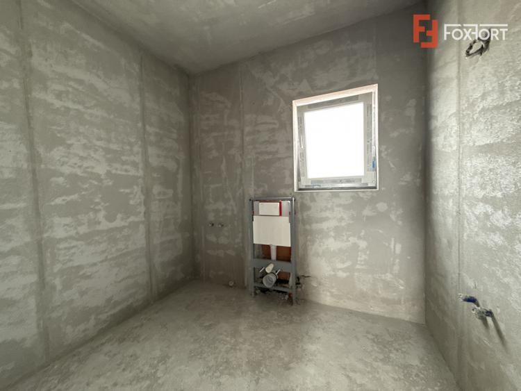 Duplex cu 4 camere de vanzare si teren de 335 mp - zona Sacalaz