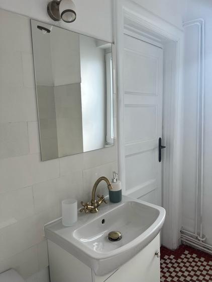 Garsoniera de inchiriat renovata cu balcon Mosilor -Universitate - Mantuleasa