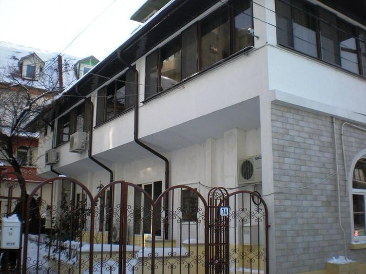 Închiriere Apartament 5 camere în Ultracentral lux imens pt birouri/resedinta
