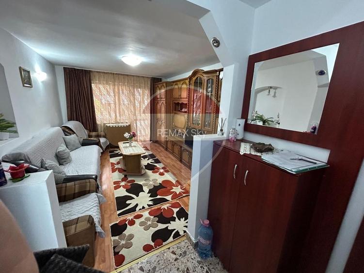 Închiriez apartament cu 2 camere str. CLOȘCA - CETATE - 2