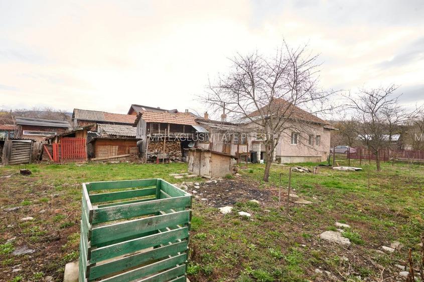Casa individuala  Leresti la strada principala+ teren 831 mp, utilitati complete - 14