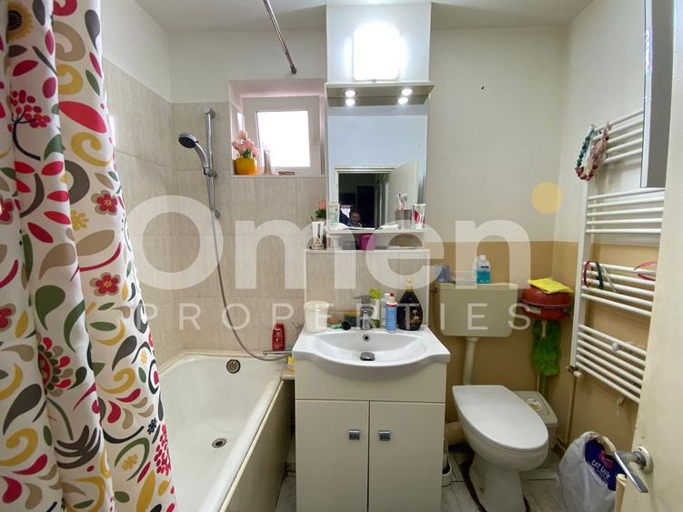 Apartament renovabil cu 4 camere decomandate, cu garaj, zona Traian