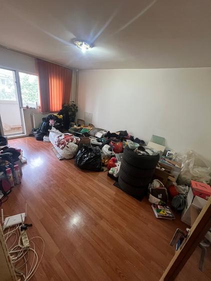 1 Decembrie-Pallady,apartament 3 camere decomandat