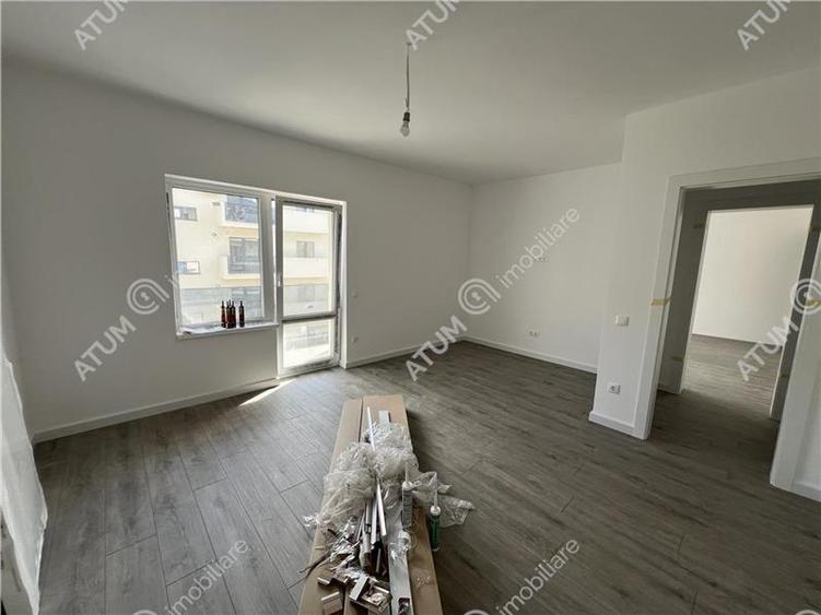 Apartament cu 3 camere 2 bai si 2 balcoane etaj 1 zona Doamna Stanca