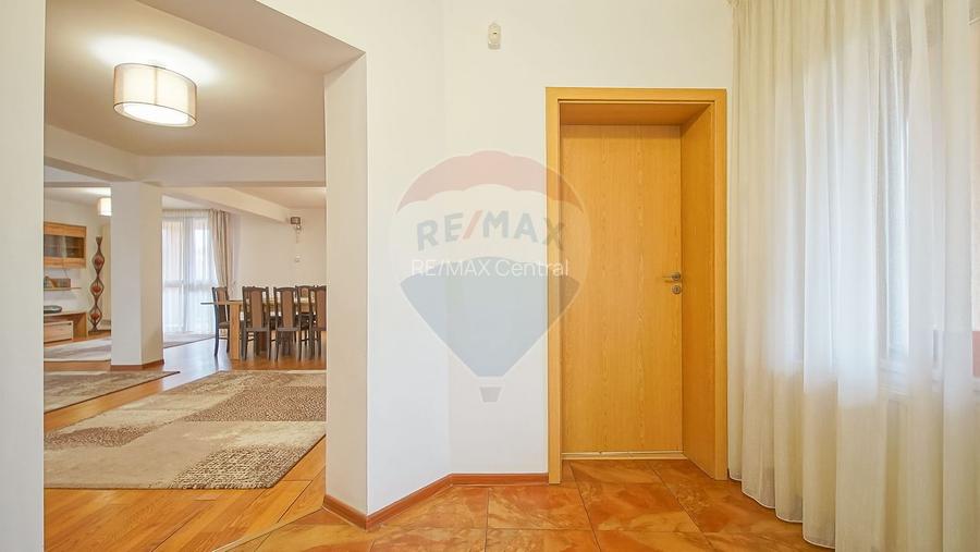 Vilă cu Teren Generos - Tractorul, Potrivită pentru Locuit sau Afacere - 45