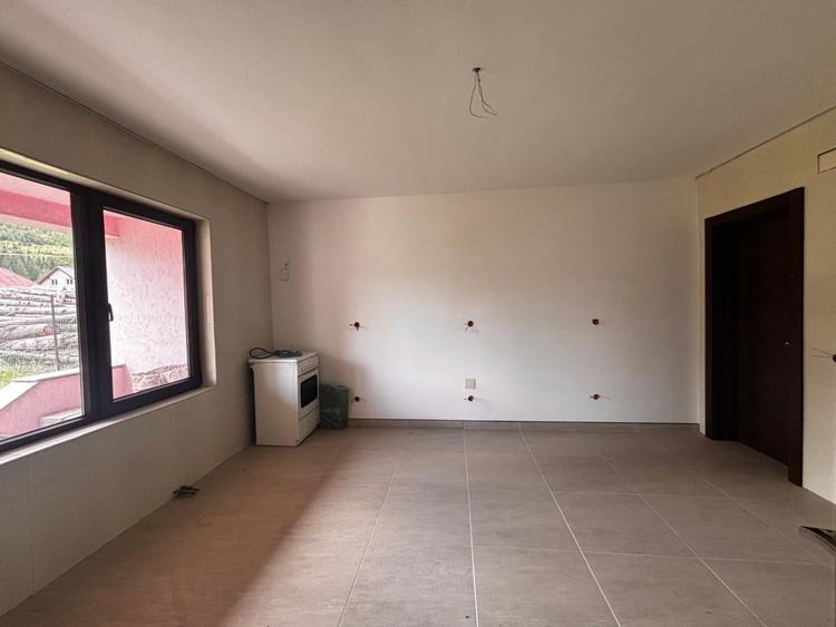 Casa Individuala, de vanzare, 360 mp, zona Piatra Fantanele