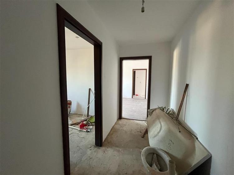 Lugoj, Apartament 3 Cam., 84 Mp., Semidecomandat, et.6, Central Blocul Postei