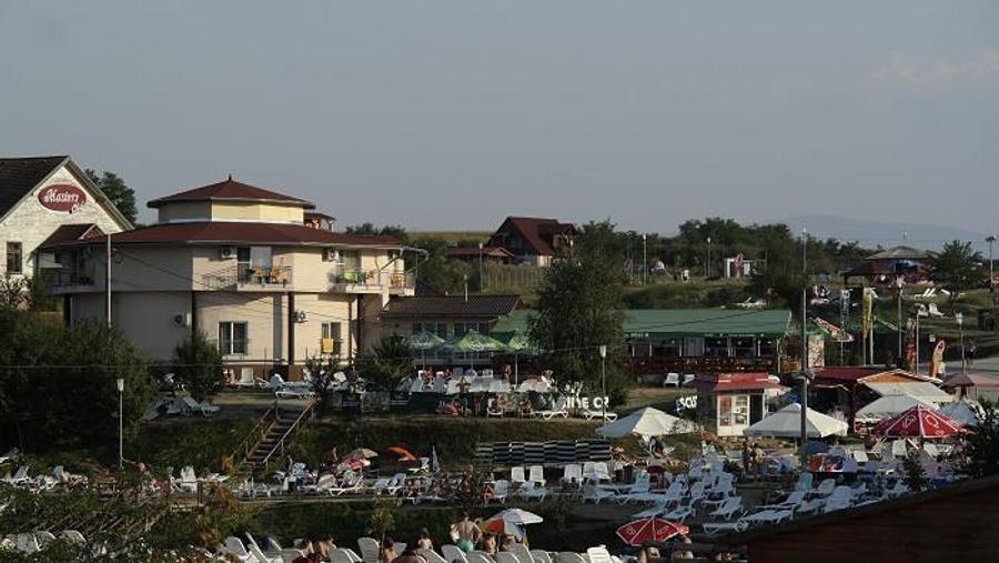 AFACERE LA CHEIE - Complexul turistic in incinta lacurilor Ocna Sibiului