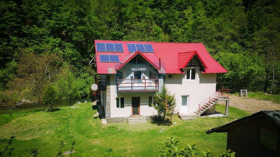 Casa de vacanta perfecta pe malul Cernei