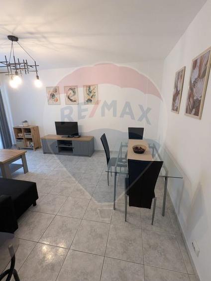 Apartament cu 2 camere de închiriat în zona P-ta Sfanta Vineri