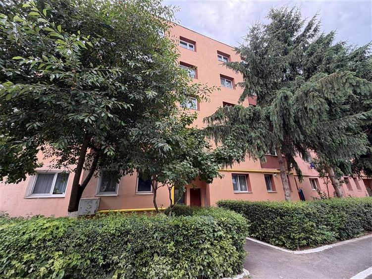 Inchiriere garsoniera decomandata Tractorul, etaj 2, mob utilata