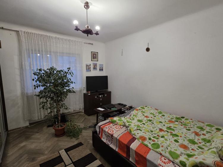 Apartament spatios 4 Camere langa Metrou Gara de Nord