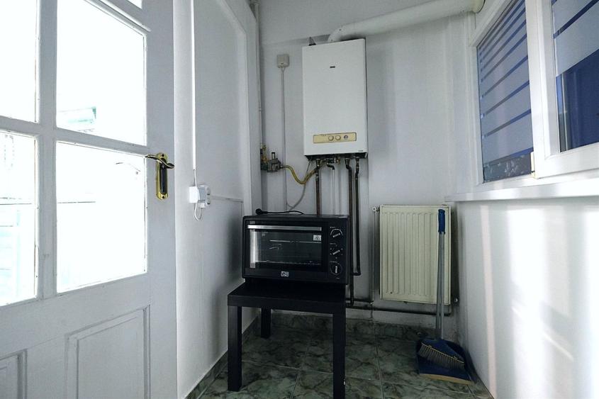 BANEASA-Str. Marinarilor, apartament 2 camere decomandate cu centrala