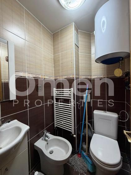 Apartament cu 3 camere | pe 2 niveluri | cu garaj | zona centrala | sat Arinis
