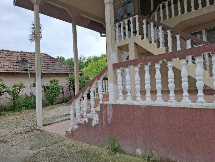 Casa si teren VALEA MARE