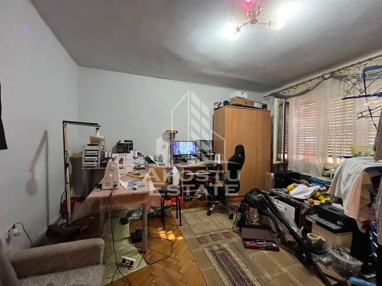 Casa individuala 7 camere, 3 bai, garaj, teren 1129 mp, zona Iosefin