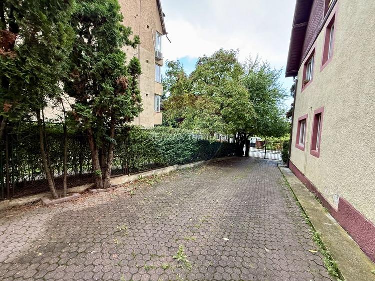 Apartament cu 3 camere în Andrei Mureșanu
