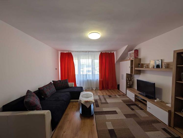 Apartament de 2 camere decomandat, zona Eroilor