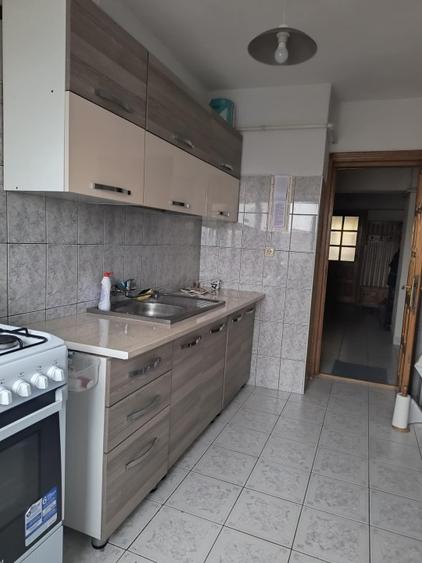 Proprietar, vând apartament 3 camere decomandate, 3 balcoane, 2 băi!